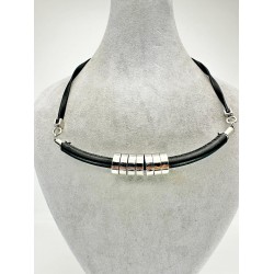 Siyah Derili Gümüş Taşlı Kolye